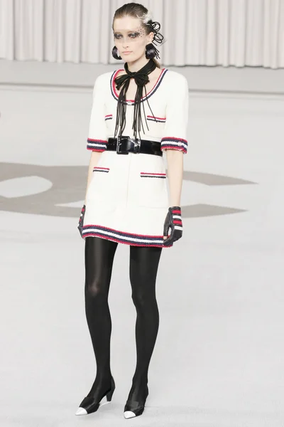 Look 8
